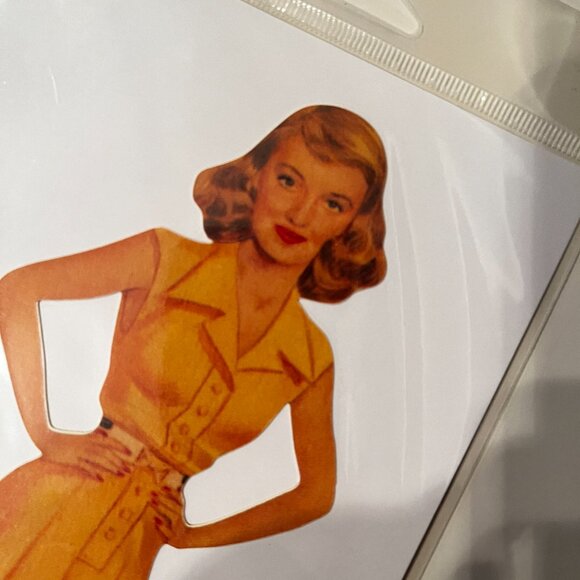 Bette Davis Paper Doll – 5 Outfits and Accessories (New, Original Packaging)‎ - Picture 1 of 8